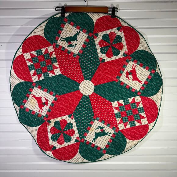 Handmade Round Christmas Patchwork Table Cloth - Picture 1 of 2